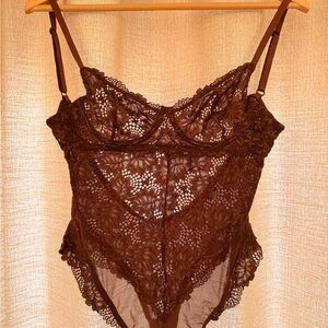 Elegant Lace Chemise in Brown